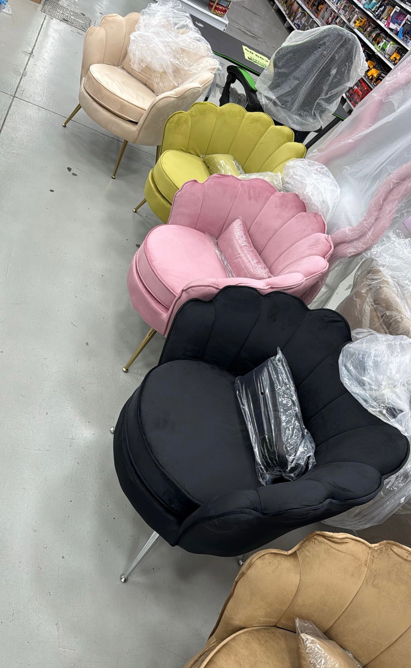 Poltrona a fiore in velluto – Vari colori