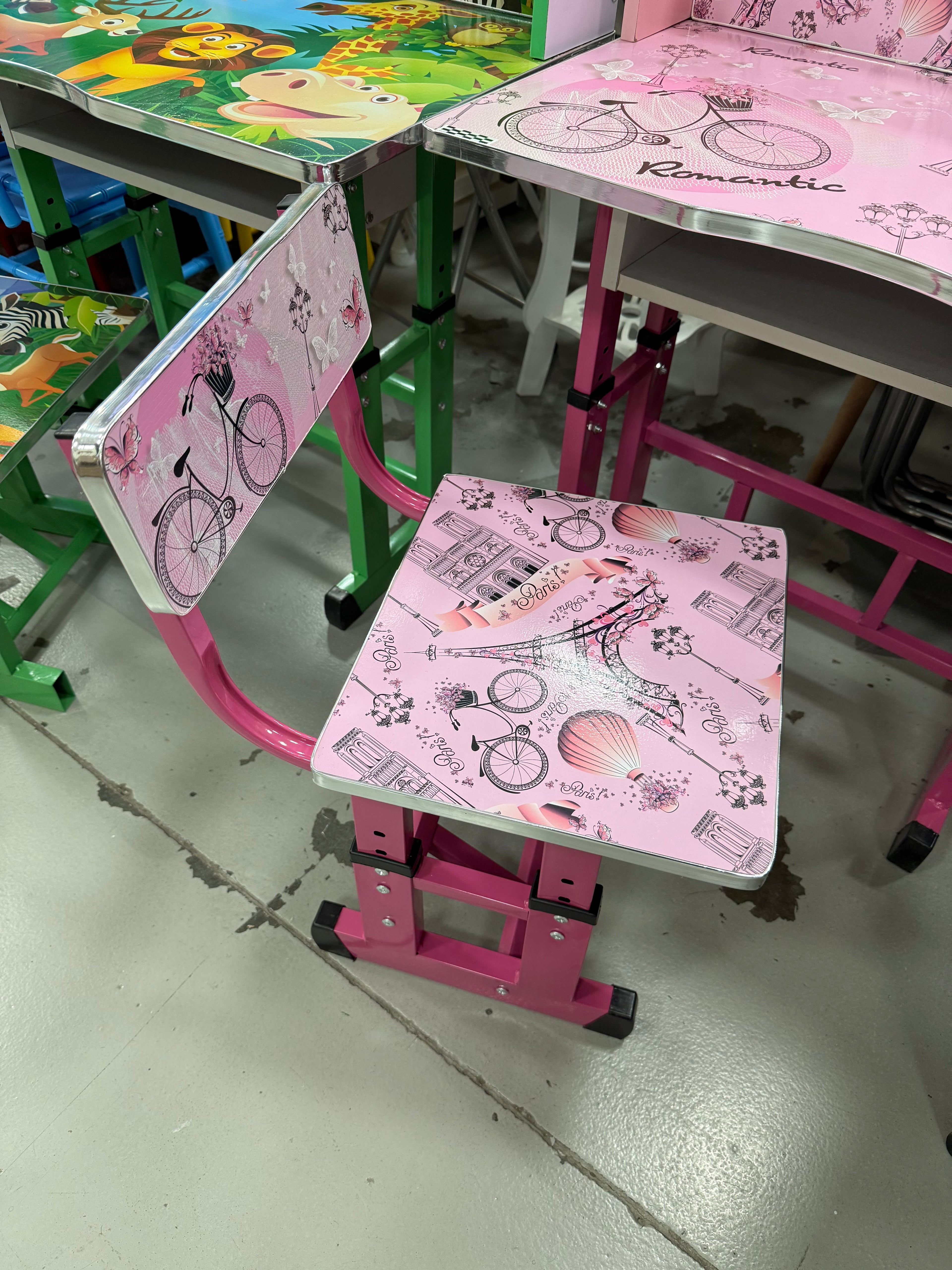 Scrivania per bambini con sedia – Tema Romantic Paris rosa