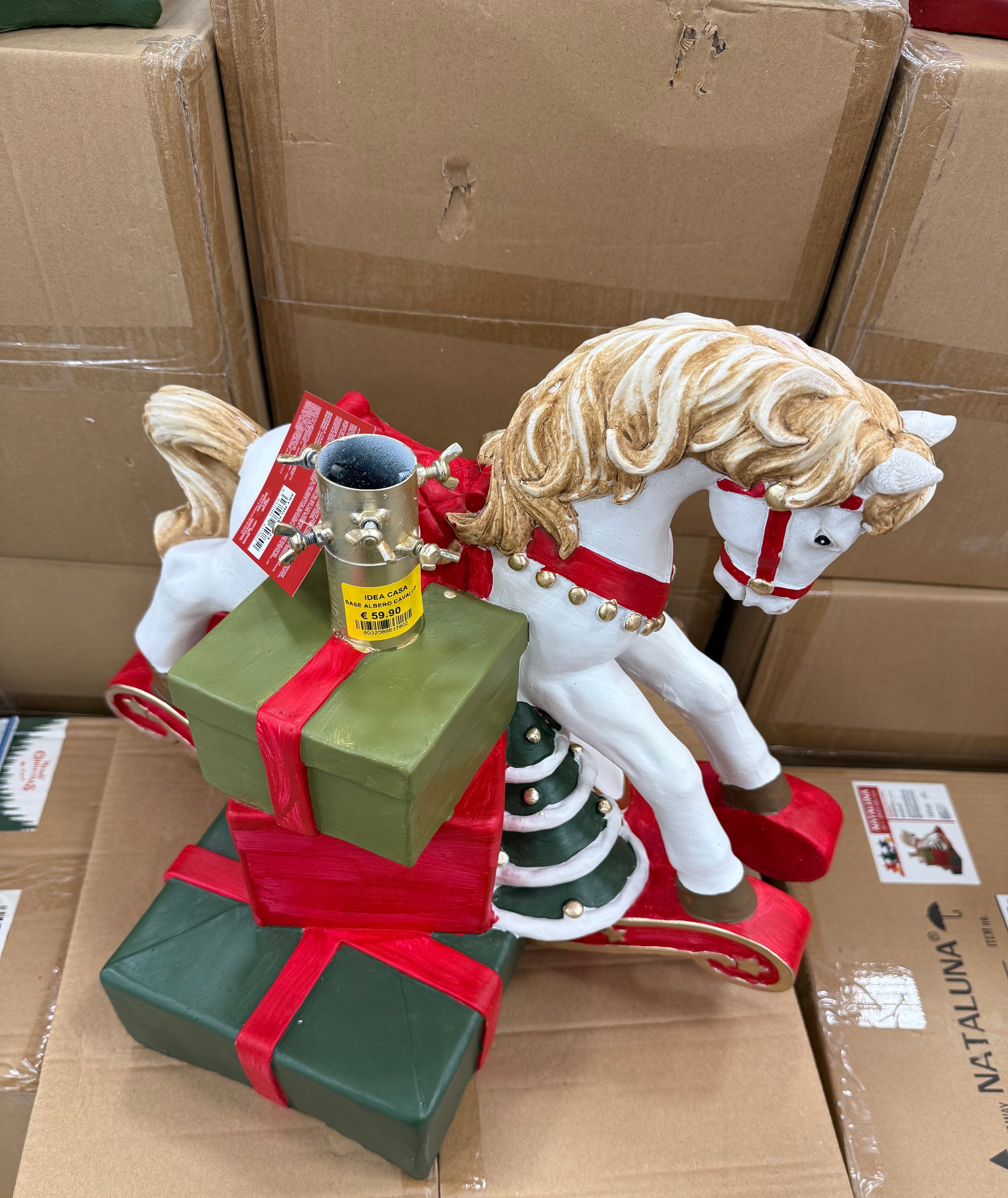 Base Albero di Natale Cavallo a Dondolo con Pacchi Regalo