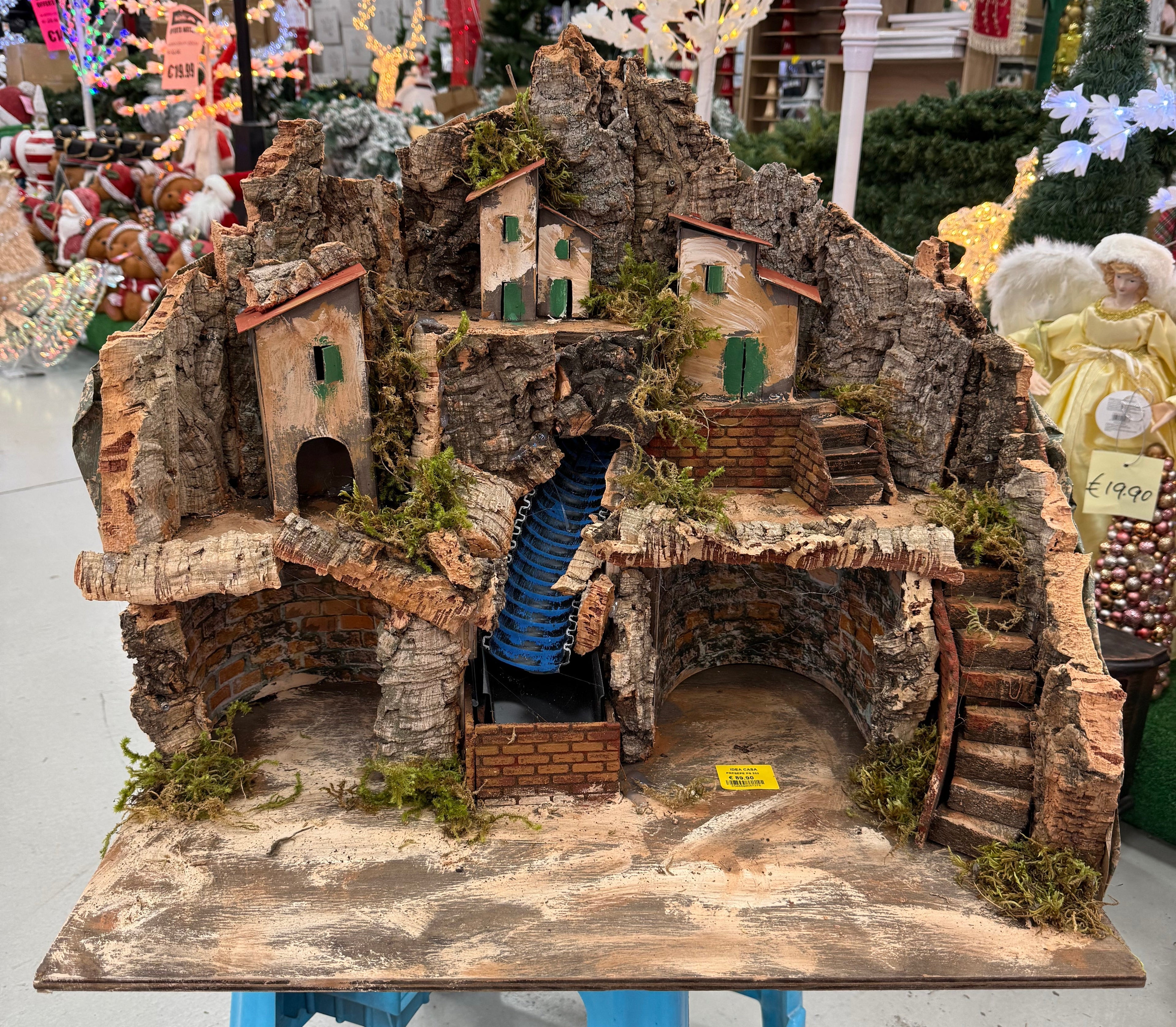 Presepe Artigianale con Mulino a Cascata – 63x60x45 cm