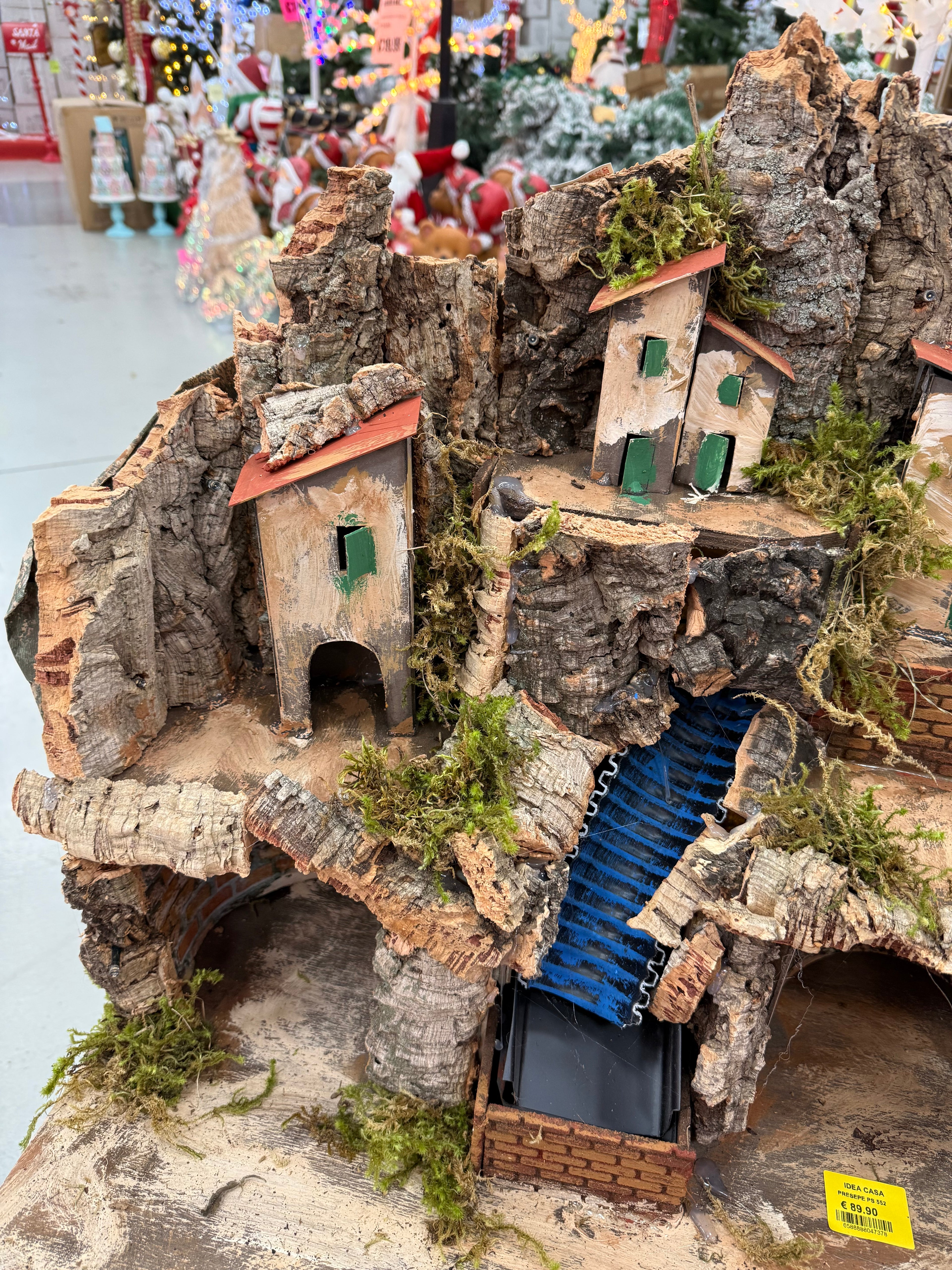 Presepe Artigianale con Mulino a Cascata – 63x60x45 cm