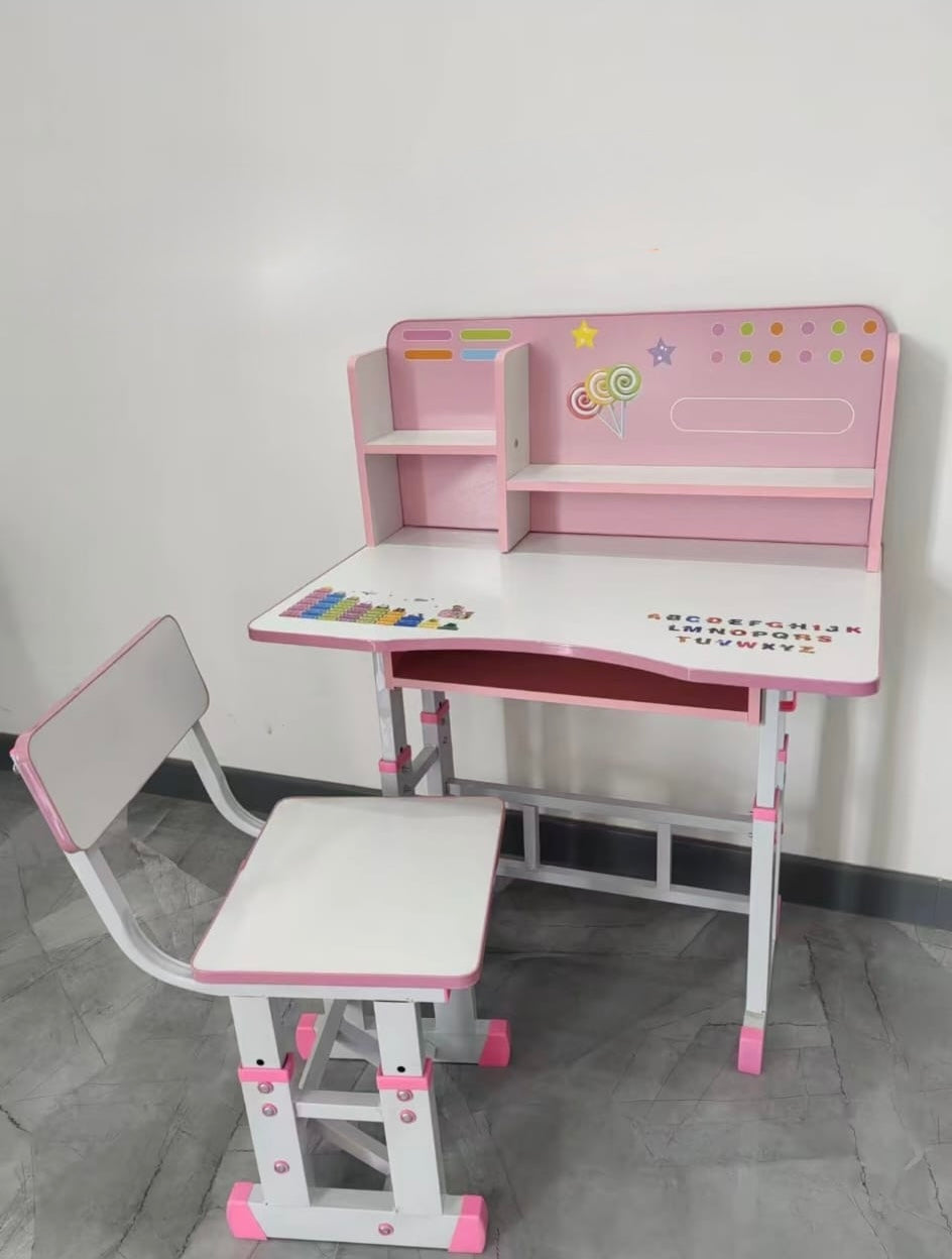 Scrivania per bambini con sedia – Tema Scuola Rosa e Bianca